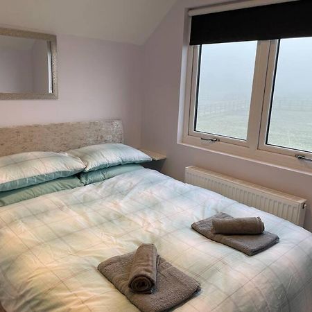 Hanaverian Suit With Amazing Views Of Stud Farm. Driffield Exterior foto